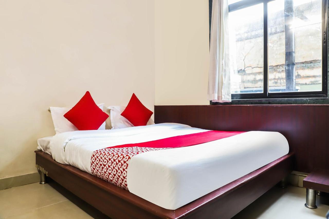 Spot On Bagiya Restaurant Hotel Harda Exterior photo